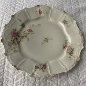 Tressemanes &Vogt Limoges France Floral Collectible